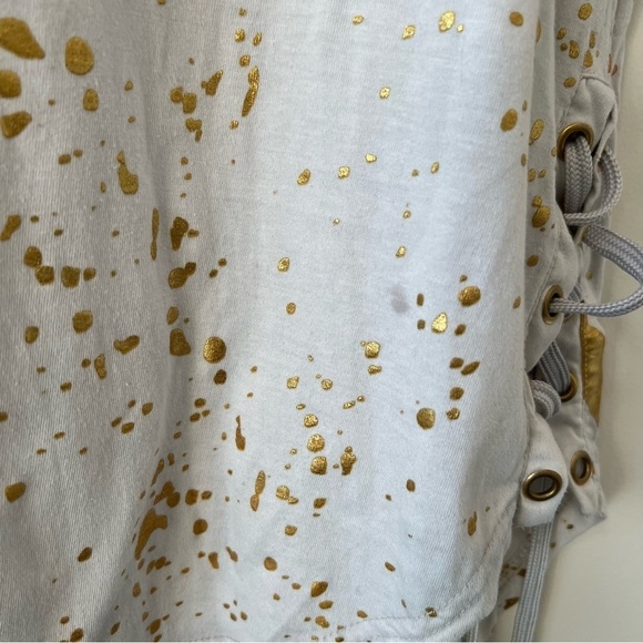 Legendary Status Chicago Bulls Cream & Gold Splatter Lace Up Hoodie Shirt - Picture 5 of 6